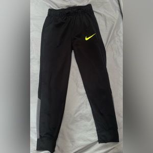 Nike jogger pants size 7